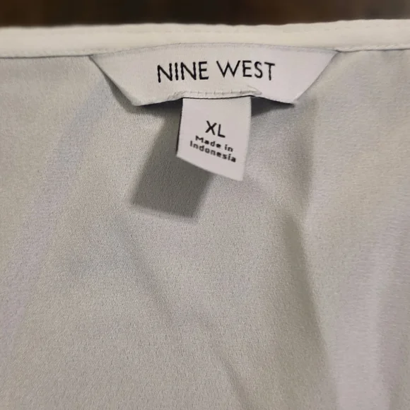 Nine West White Sleeveless Top - Picture 3 of 3